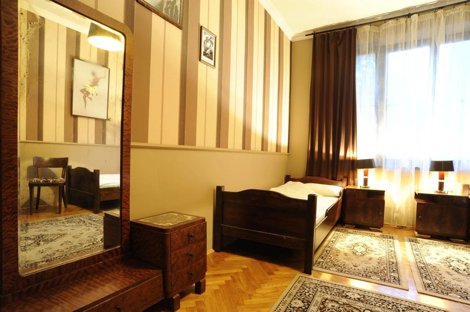 Deco *