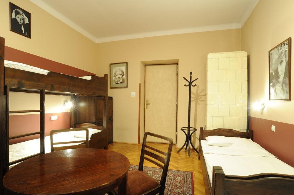 Deco Ostello *